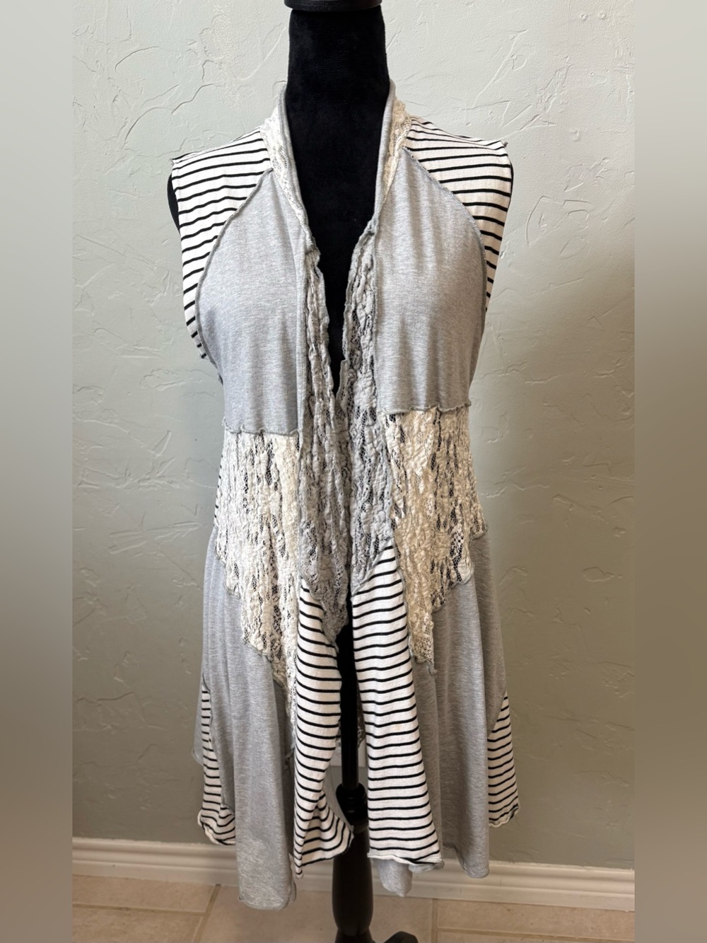 Coldwater Creek Open Sleeveless Lace Detail Boho Cardigan Vest Size Small